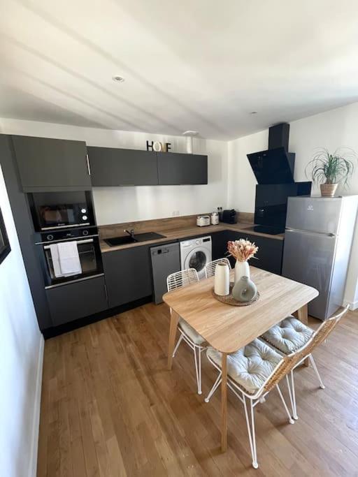 Appartement Calme Et Cosy Proche Centre Vue Chateau Vitré Eksteriør bilde